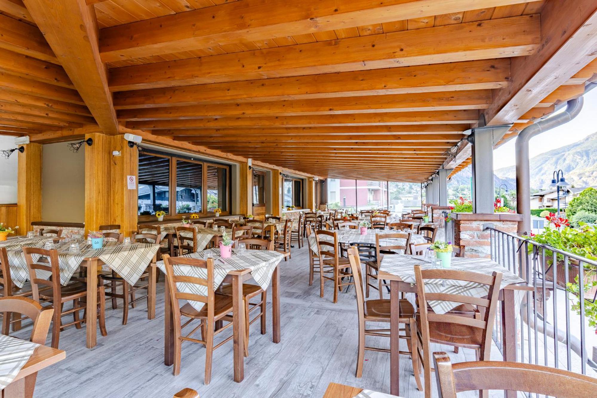 Hotel&Restaurant Armanac De Toubie Arnad المظهر الخارجي الصورة