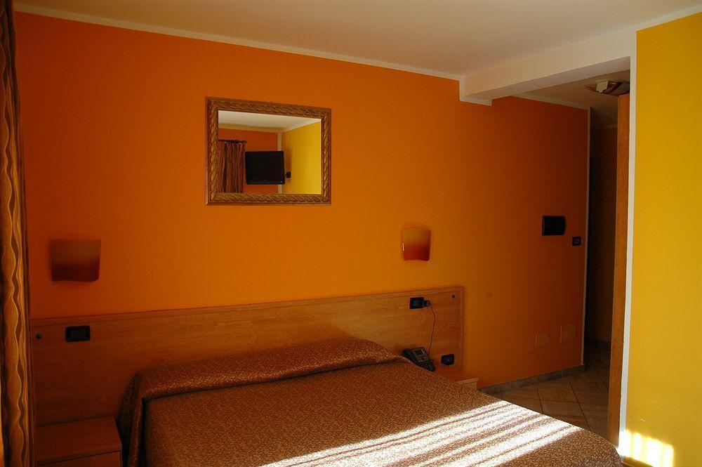 Hotel&Restaurant Armanac De Toubie Arnad المظهر الخارجي الصورة